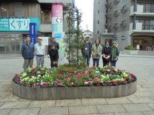 ガーデンネックレス花壇の完成
