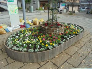 笑顔と幸せの結晶花壇の完成